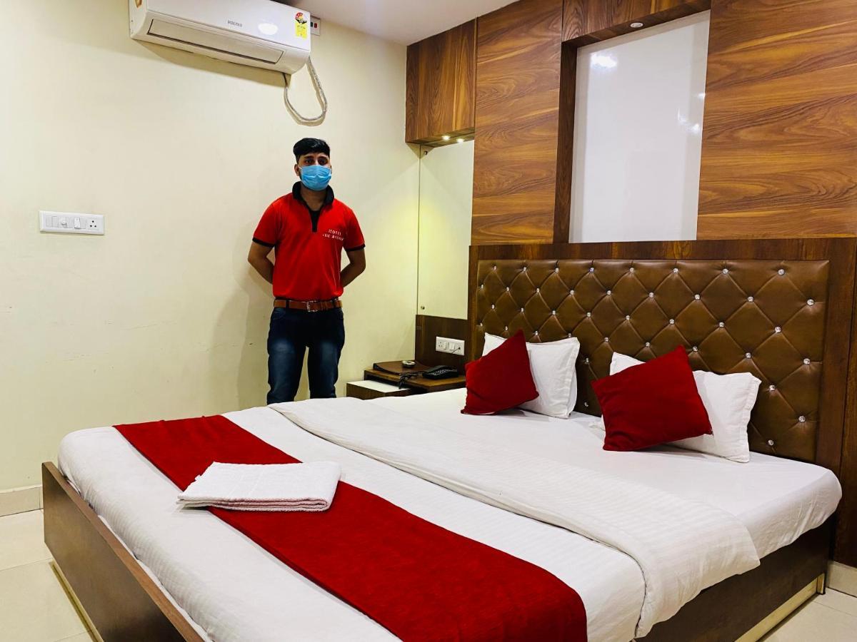 Hotel The Avenue Gamharia ภายนอก รูปภาพ