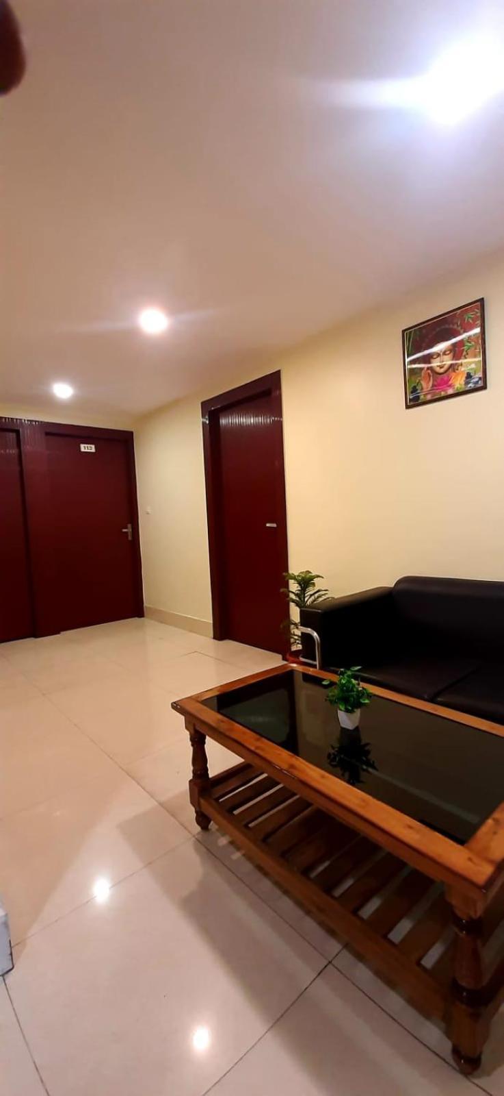 Hotel The Avenue Gamharia ภายนอก รูปภาพ