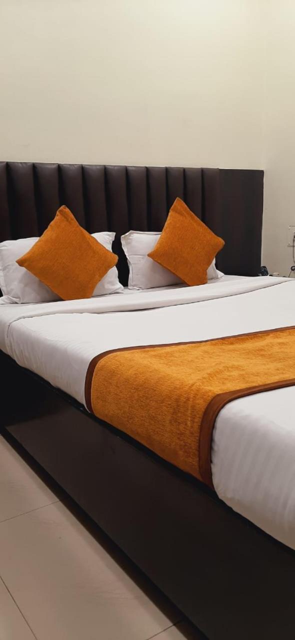 Hotel The Avenue Gamharia ภายนอก รูปภาพ